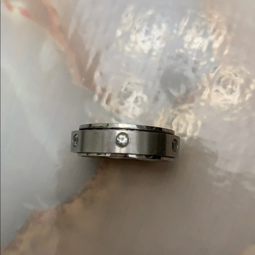 Silver Ring - Picture 4 of 4